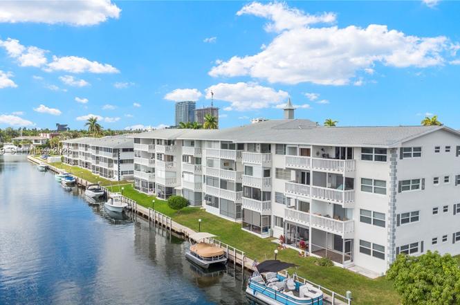 455 Paradise Isle Blvd #402