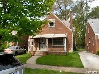 15871 Tracey St