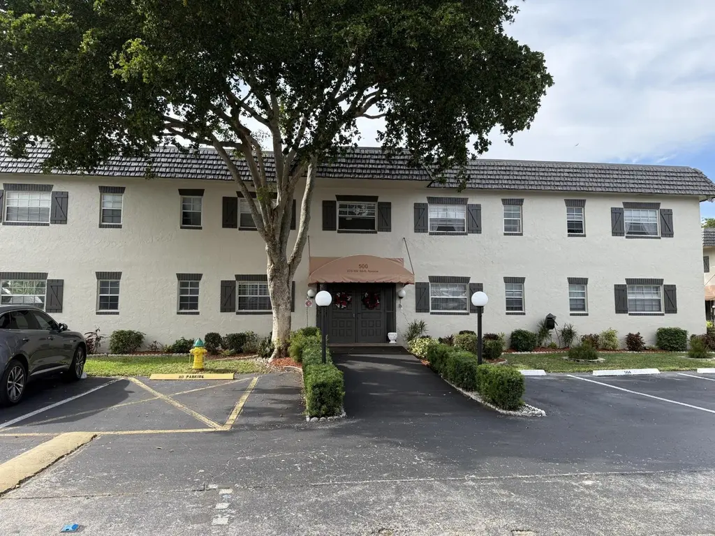 375 SW 56th Ave #116