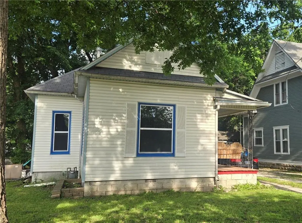 1704 N Elm St