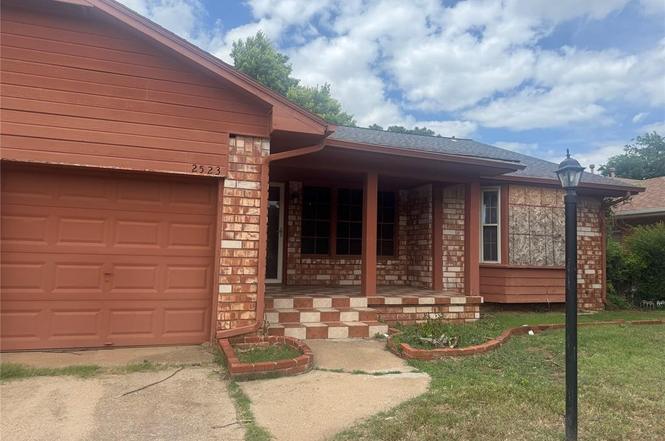 2523 NW 44th St