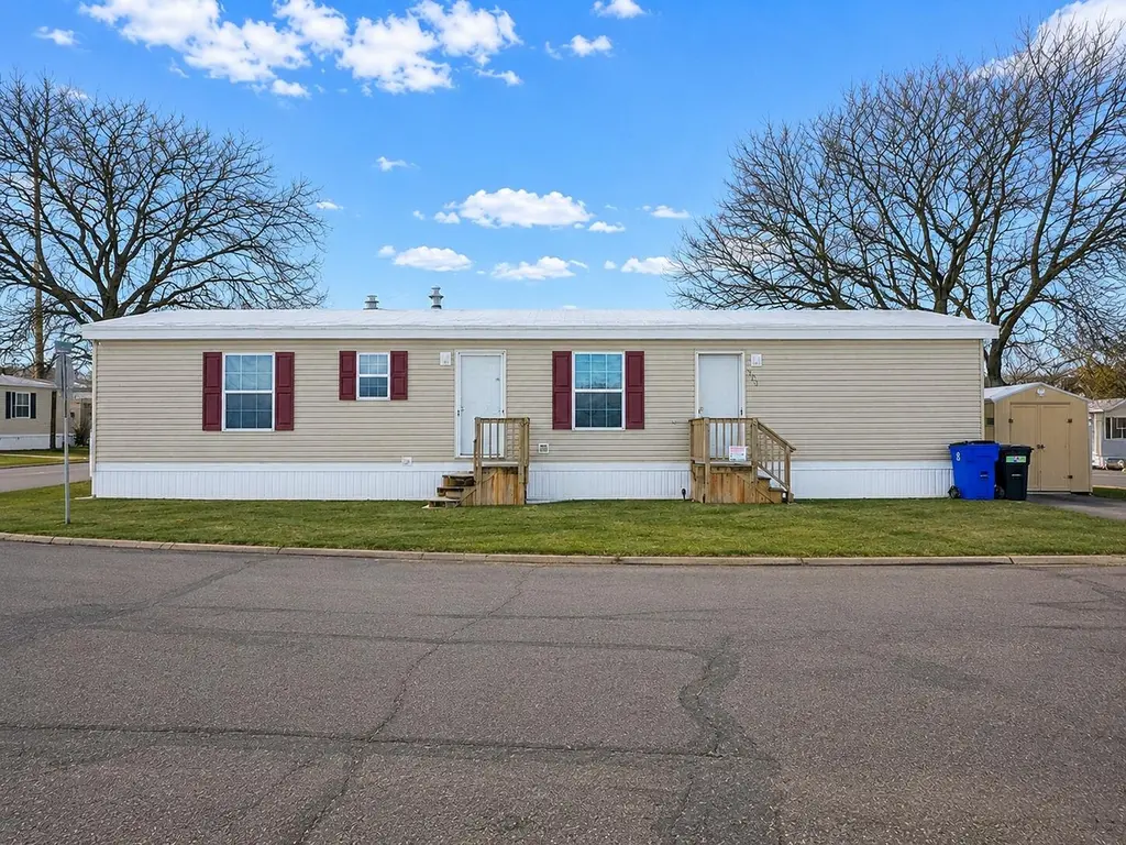1906 Hawk Dr