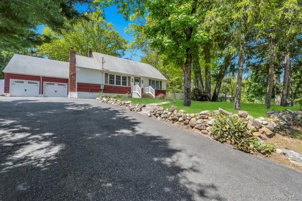 183 Dogwood Dr