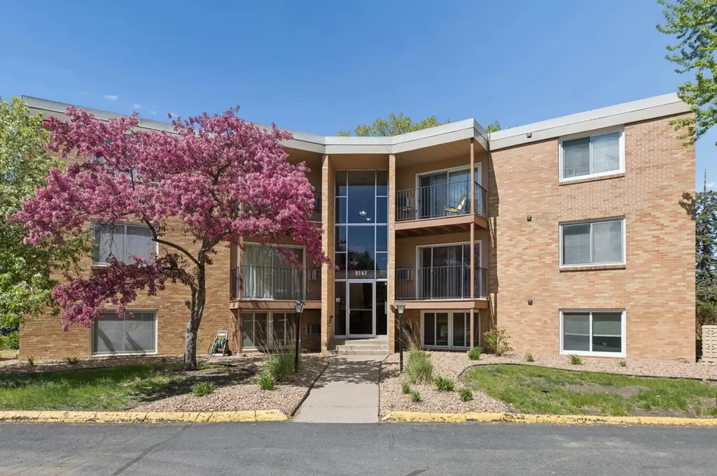9147 Highway 55 #202