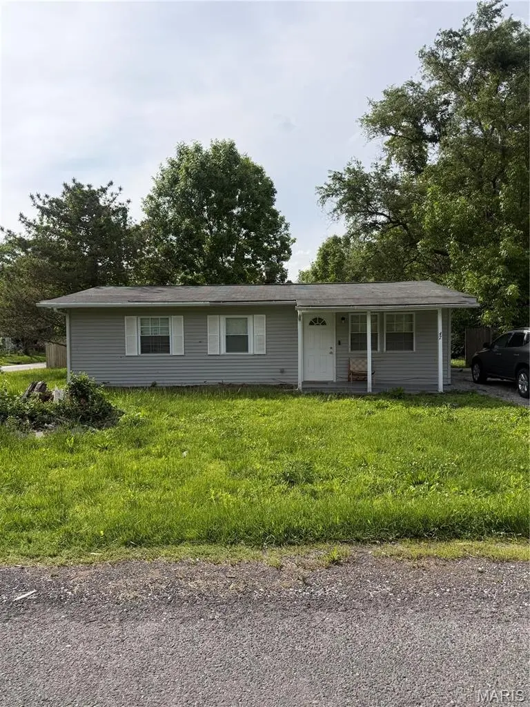 47 Delano Dr