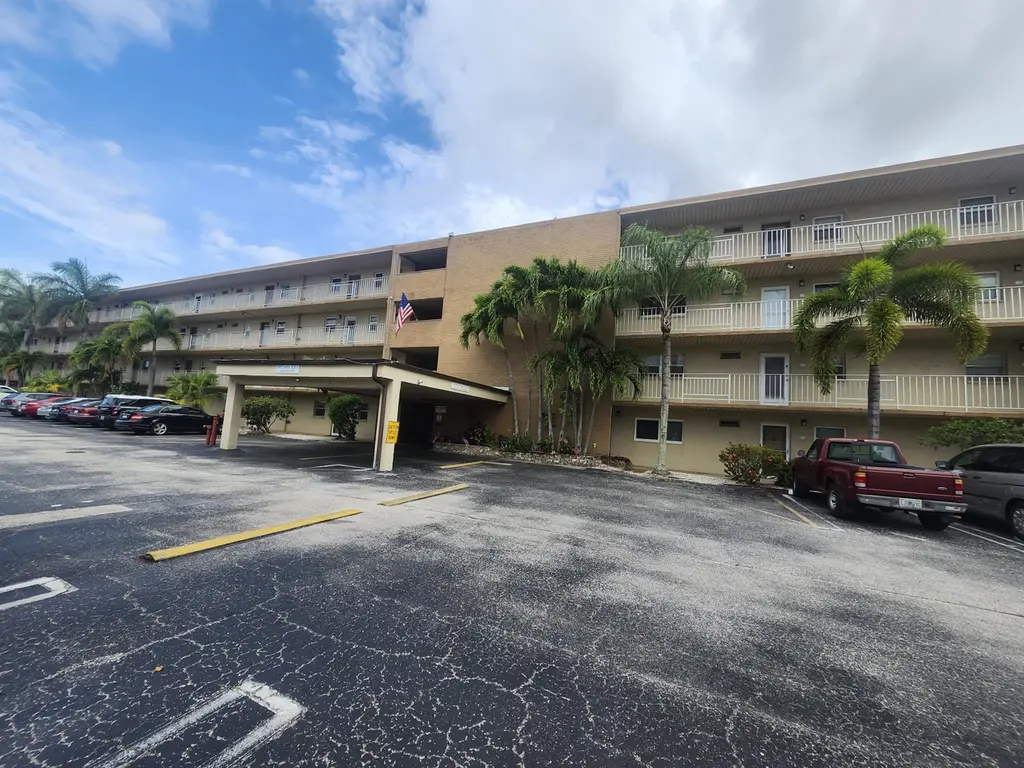 330 NE 26th Ave #411