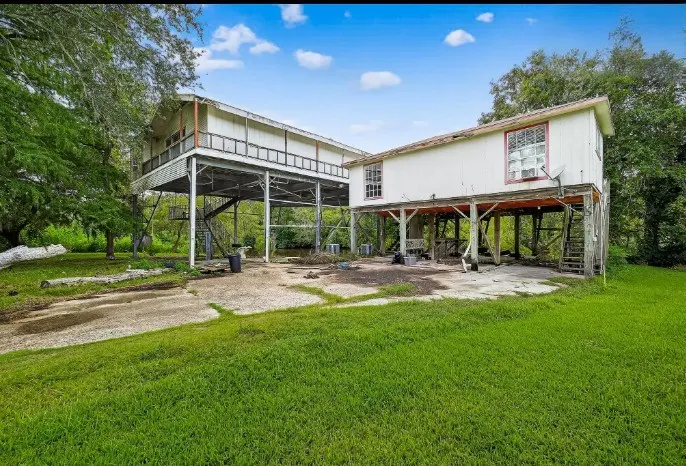 523 & 525 Shady Oaks Harbor Rd