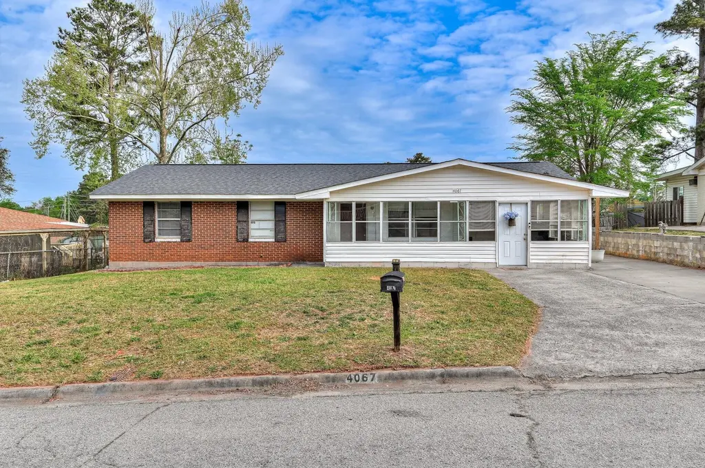 4067 Briarwood Dr