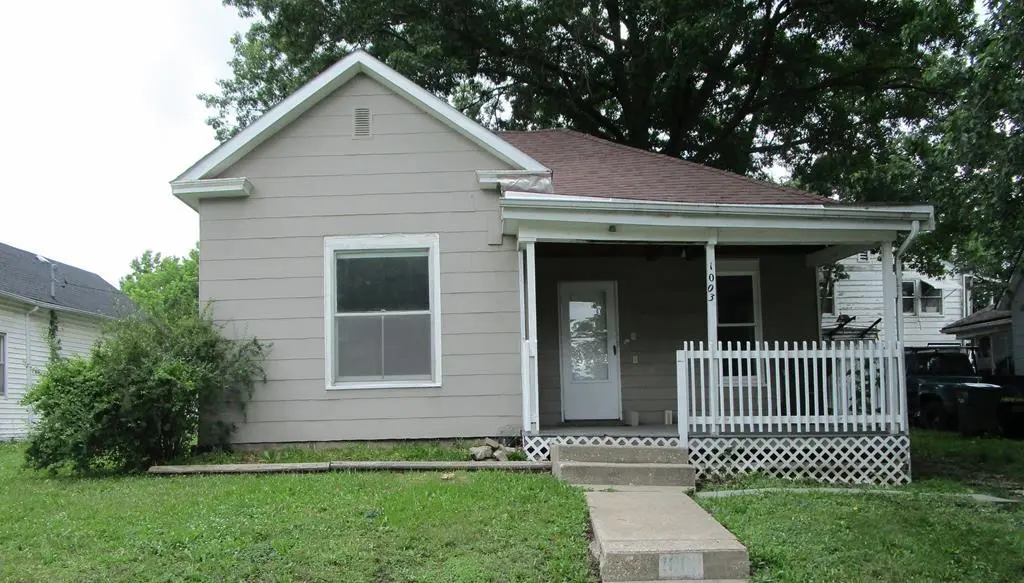 1003 E Washington