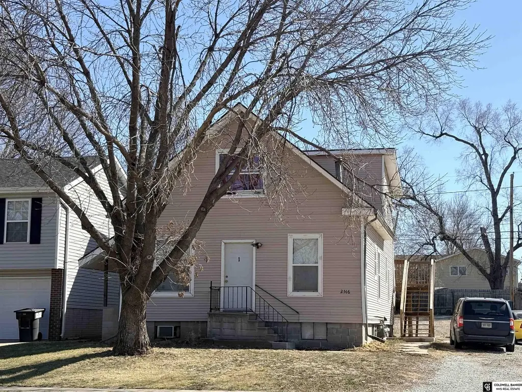 2516 NW 8th St