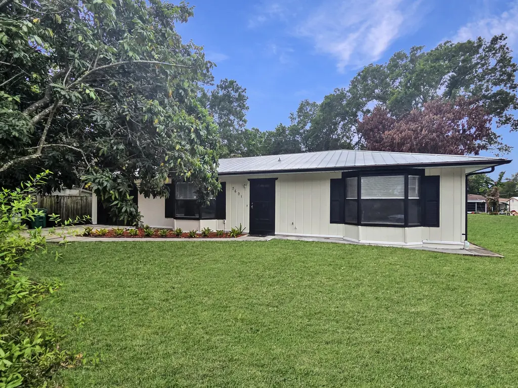 7601 San Carlos Dr