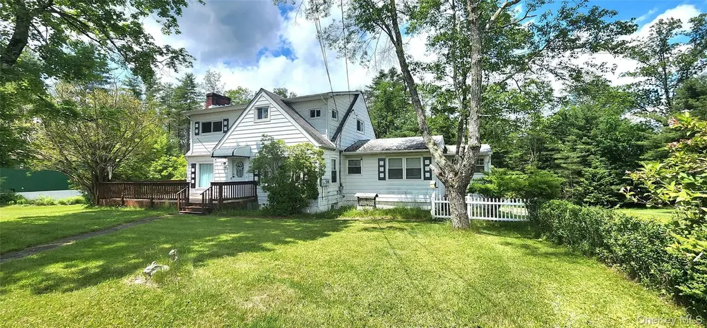 530 Sackett Lake Rd