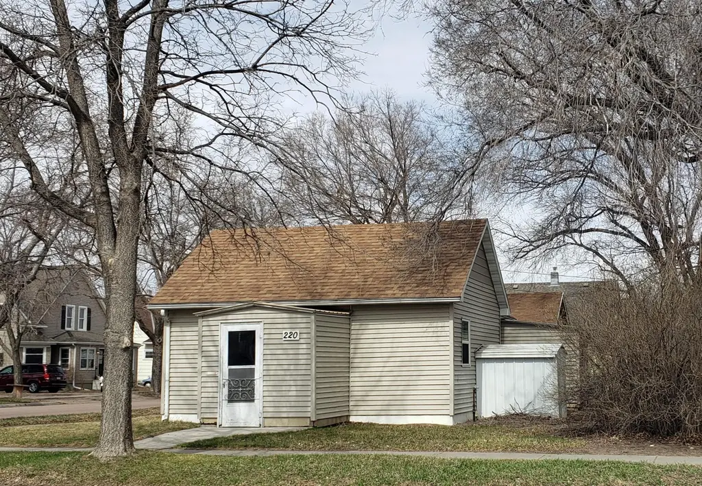 220 W 7th Ave