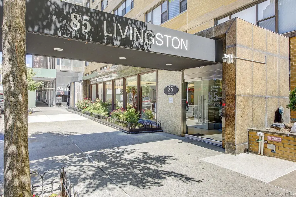 85 Livingston Unit 8O