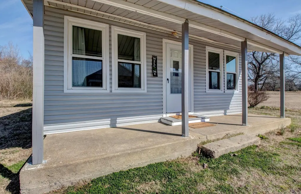 1612 Ridge Rd