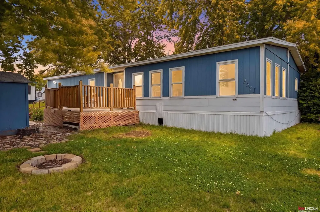 3501 NW Quincy Ct