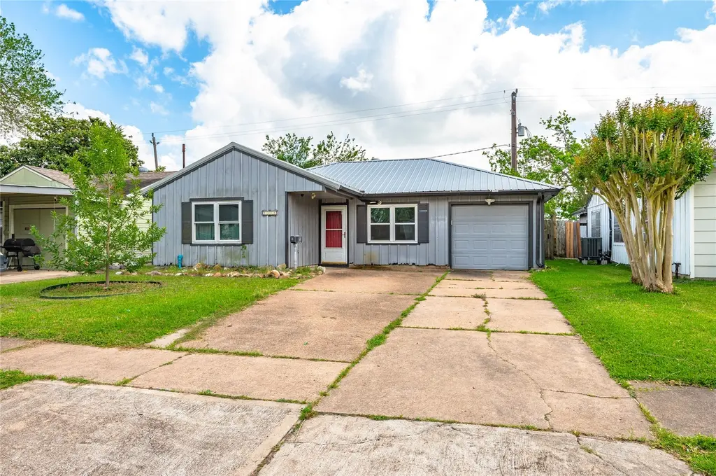 2308 Grape Ln