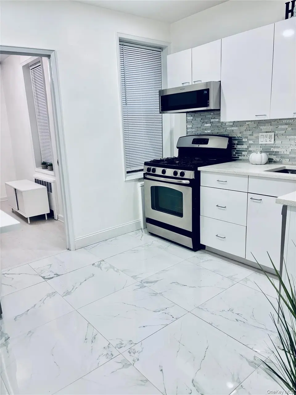 16 N Broadway Unit 3E