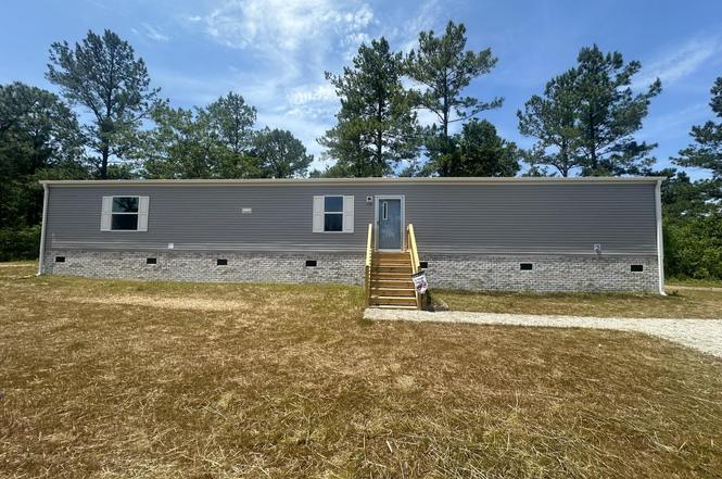 1713 Colon Mintz Rd NE