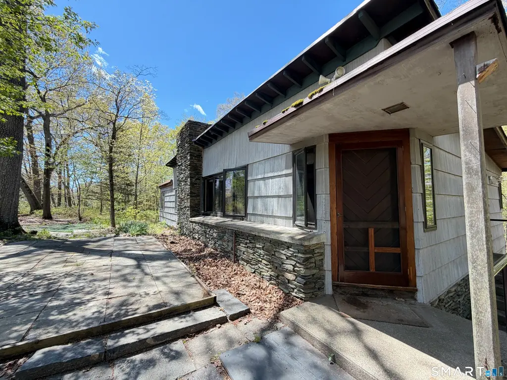 136 Forest Rd
