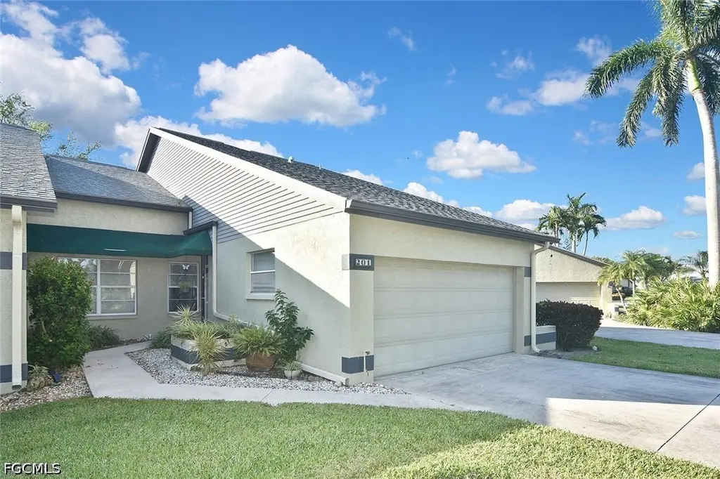201 Mcgregor Park Cir #201
