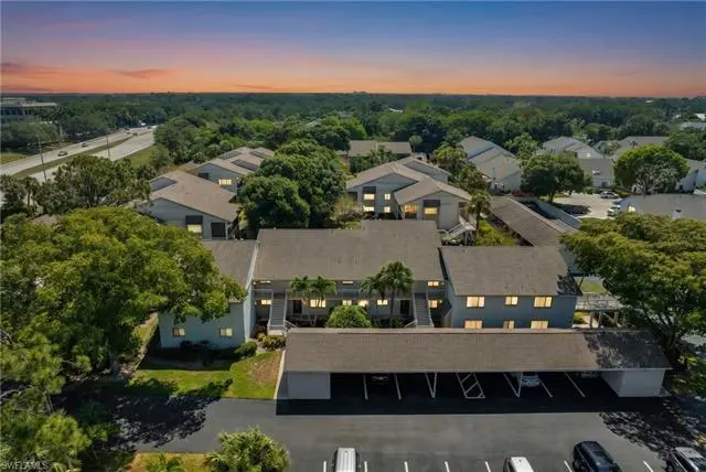 910 Vanderbilt Beach Rd #315
