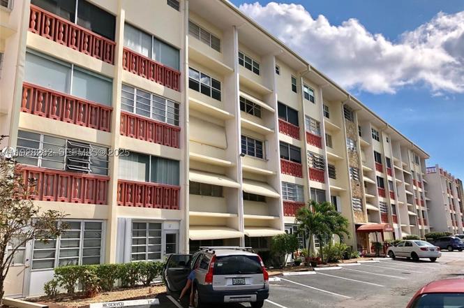 215 SE 3rd Ave Unit 407B