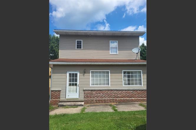 734 Main St