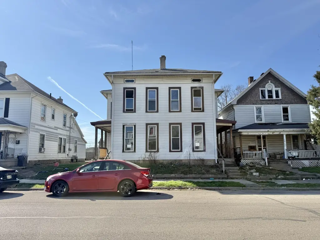 217-219 N Race St