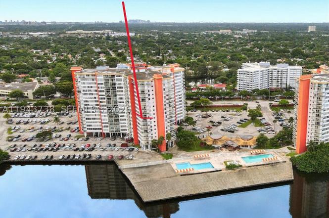 1351 NE Miami Gardens Dr Unit 806E