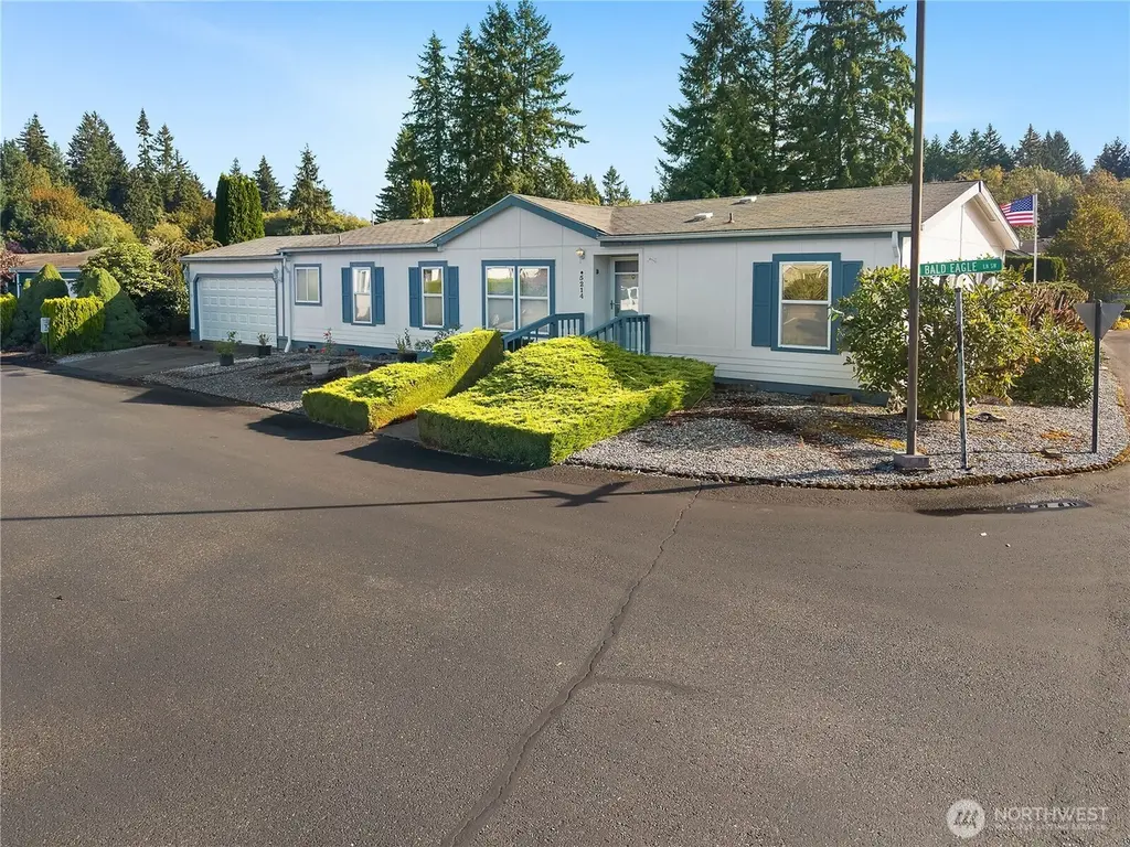 5214 Bald Eagle Ln SW