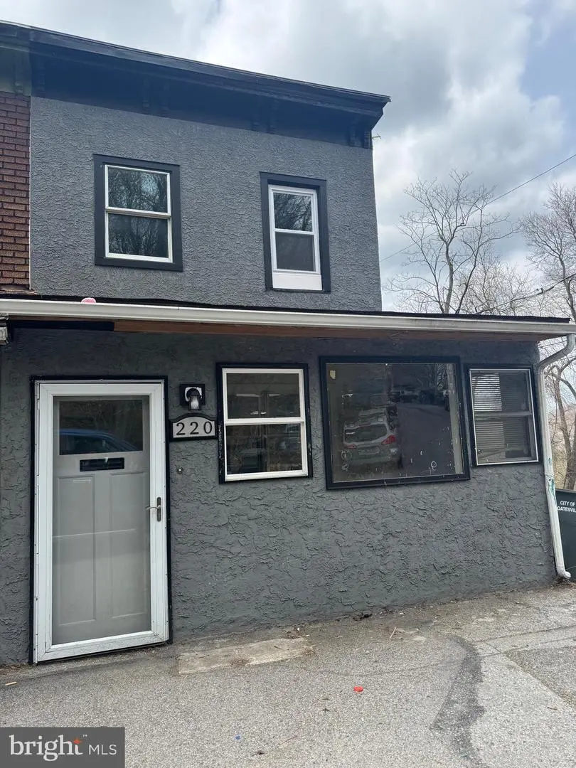 220 New St