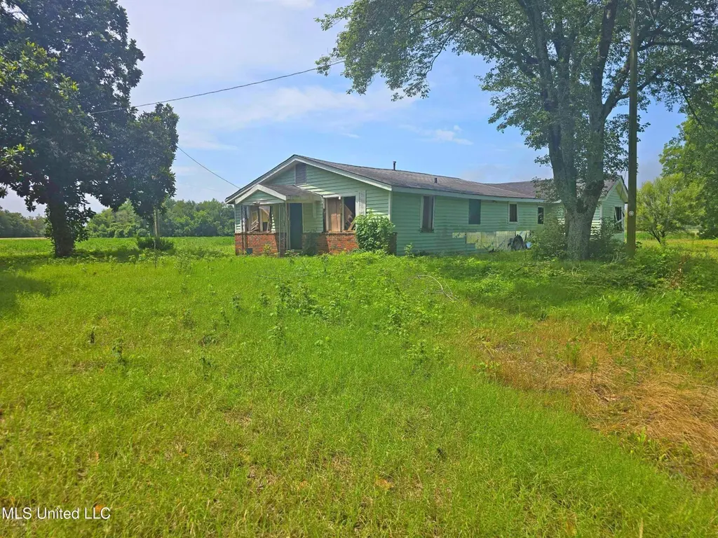 24776 N Highway 61