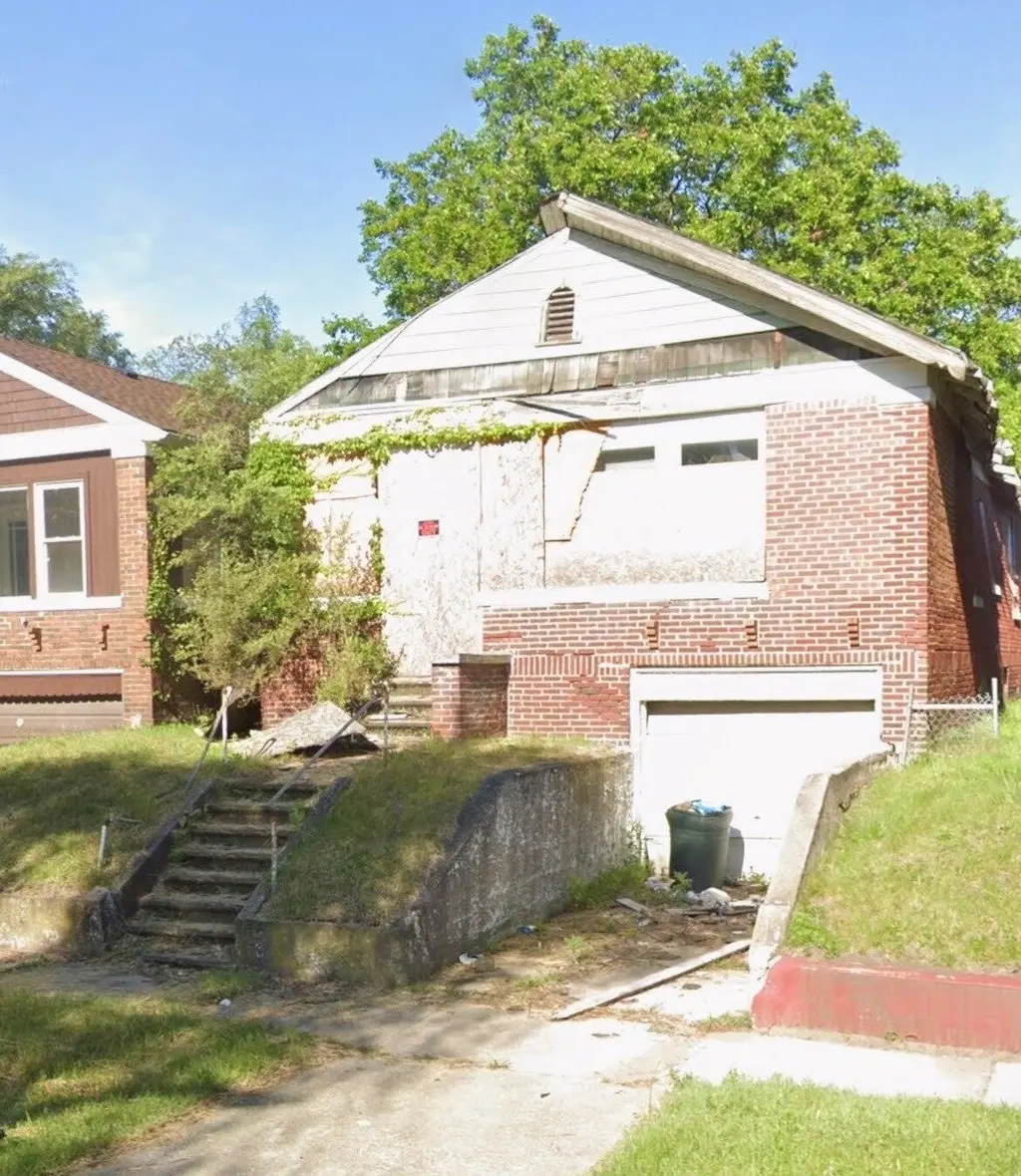 3838 Adams St