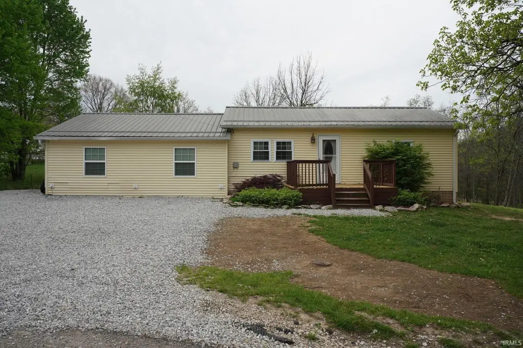 54 Maddox Ln