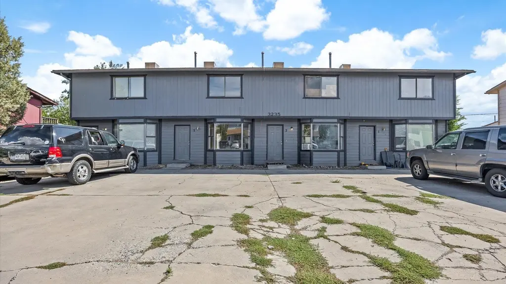 3235 White Ave