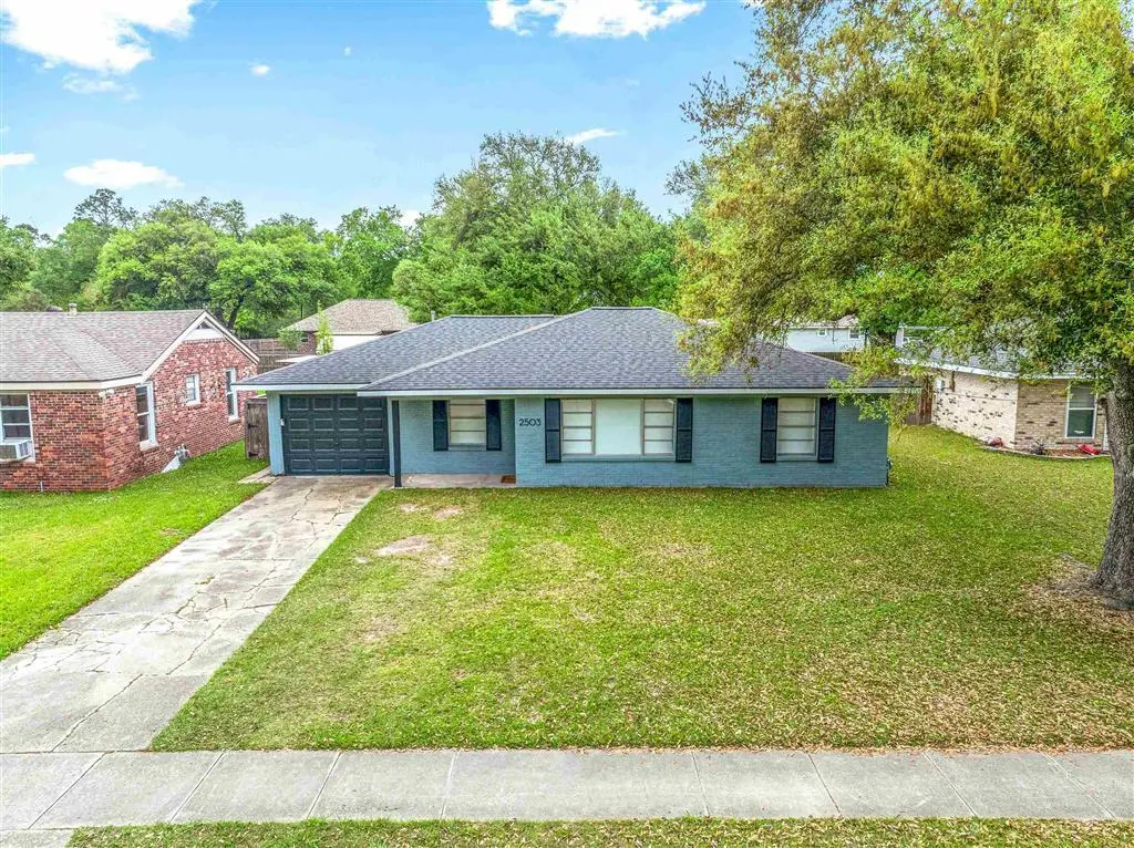2503 Oak Cliff St