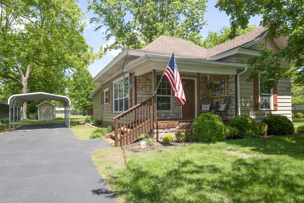 109 Mill St