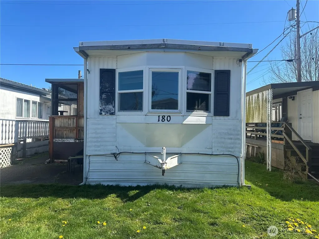 8080 NW Harborview Rd NW Unit M180