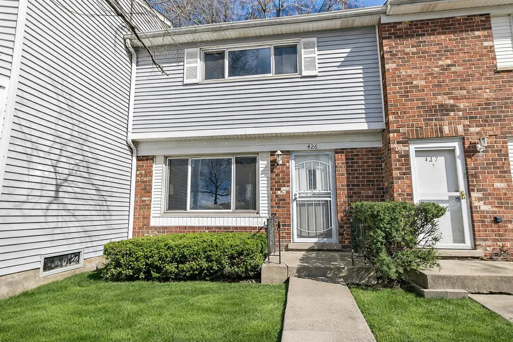 426 Greentree Ln