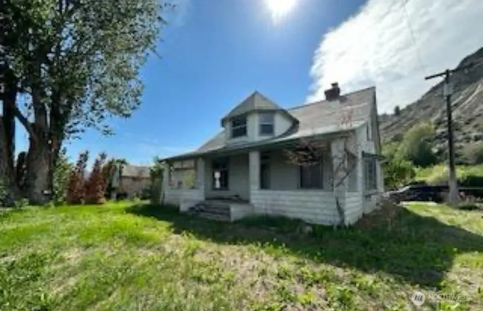 193 Golden Rd