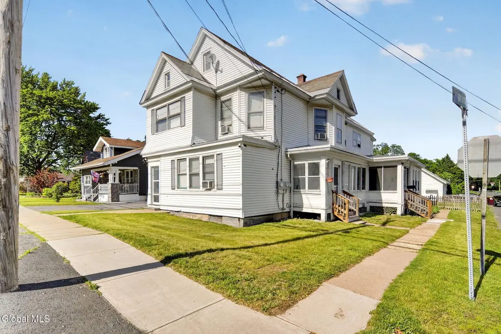 1374 Helderberg Ave
