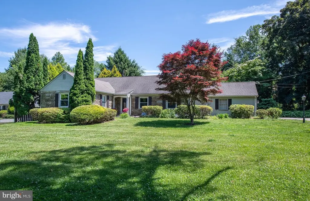 1201 Waverly Rd