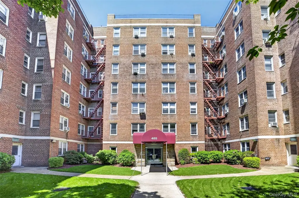 485 Bronx River Rd Unit C10