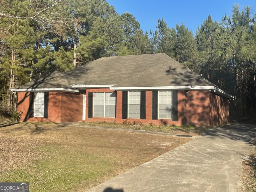 301 Lilly Ln