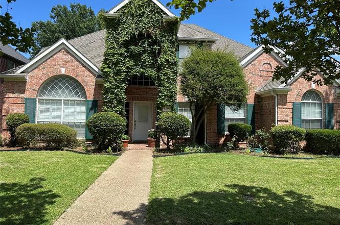 6214 Hidden Springs Ln