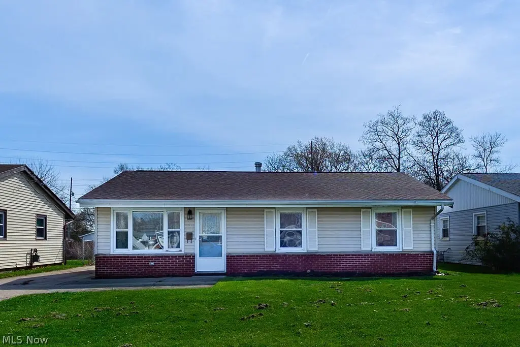 1310 E Larchmont Dr