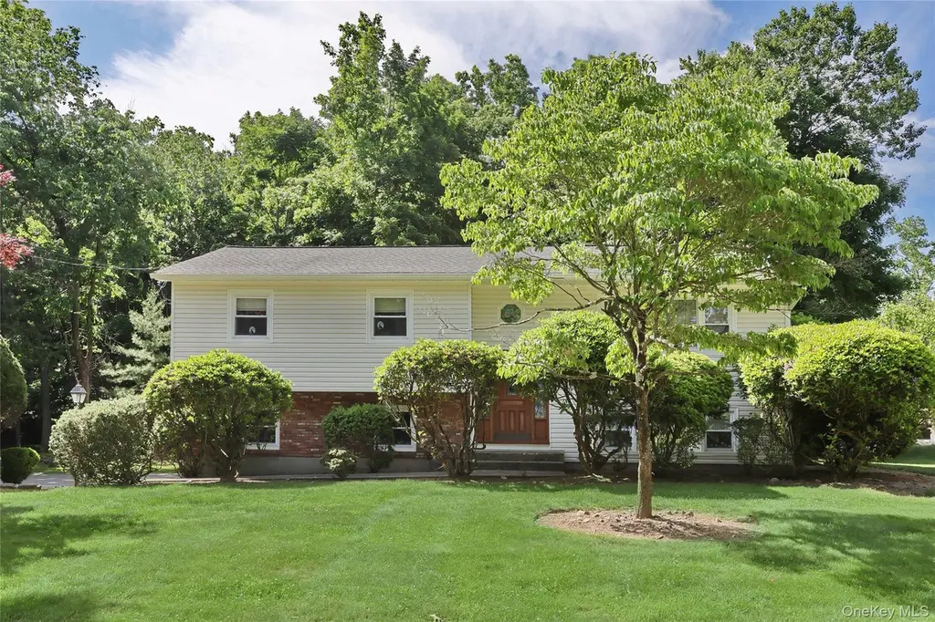 29 Thomsen Dr