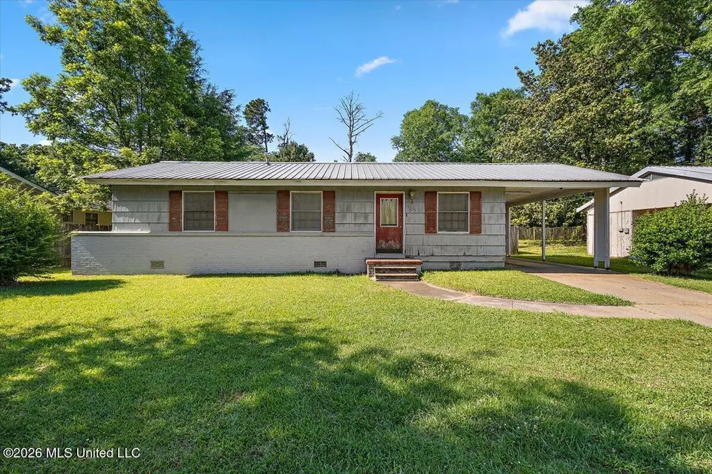 1015 Linden Dr