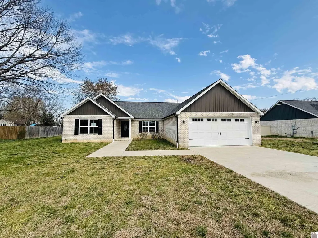 180 Lynnwood Dr